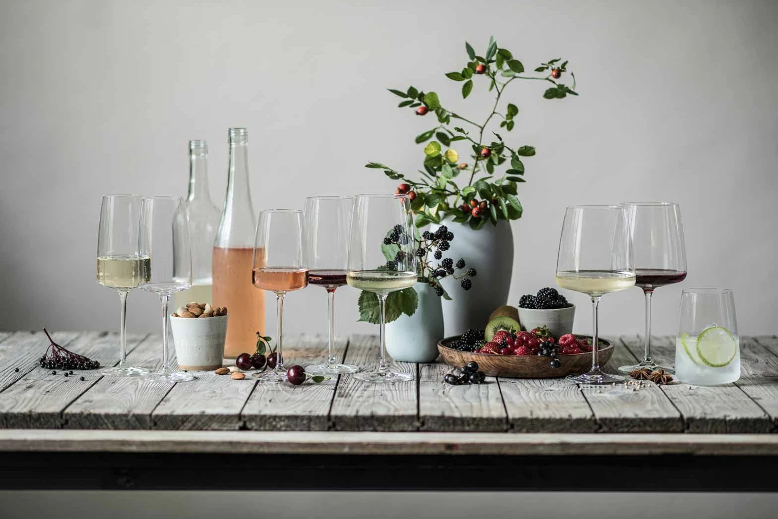Zwiesel Glas Vivid Senses - Juego de copas de vino y agua (8 piezas, en caja de regalo, copa de vino afrutada y fina, 535 ml, vaso multiusos de 500 ml, apto para lavavajillas)