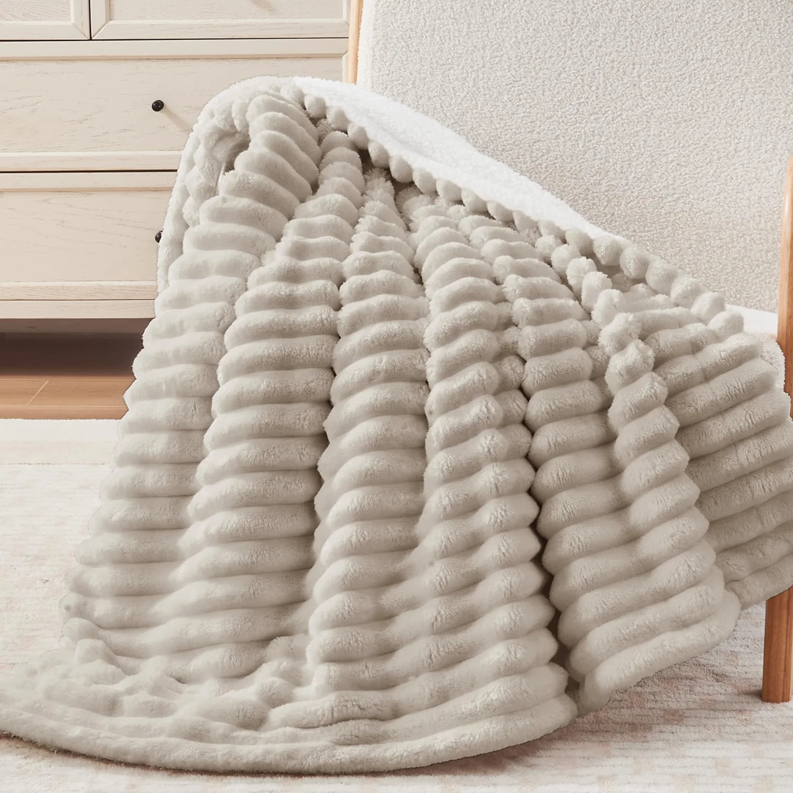 Vielit Sherpa - Manta gruesa y mullida (220 x 240 cm, tamaño XXL, manta de pana extrasuave, manta para sofá o para el salón y el sofá), color beige