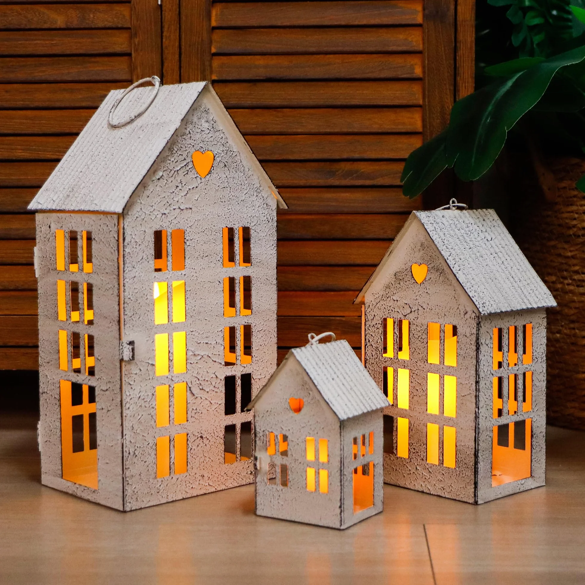 TRIROCKS 3 faroles decorativos para repisa de chimenea, 13.5 pulgadas, 9.5 y 5.5 pulgadas de alto, portavelas para decoración del hogar, patio, boda, fiestas, adornos para interiores y exteriores
