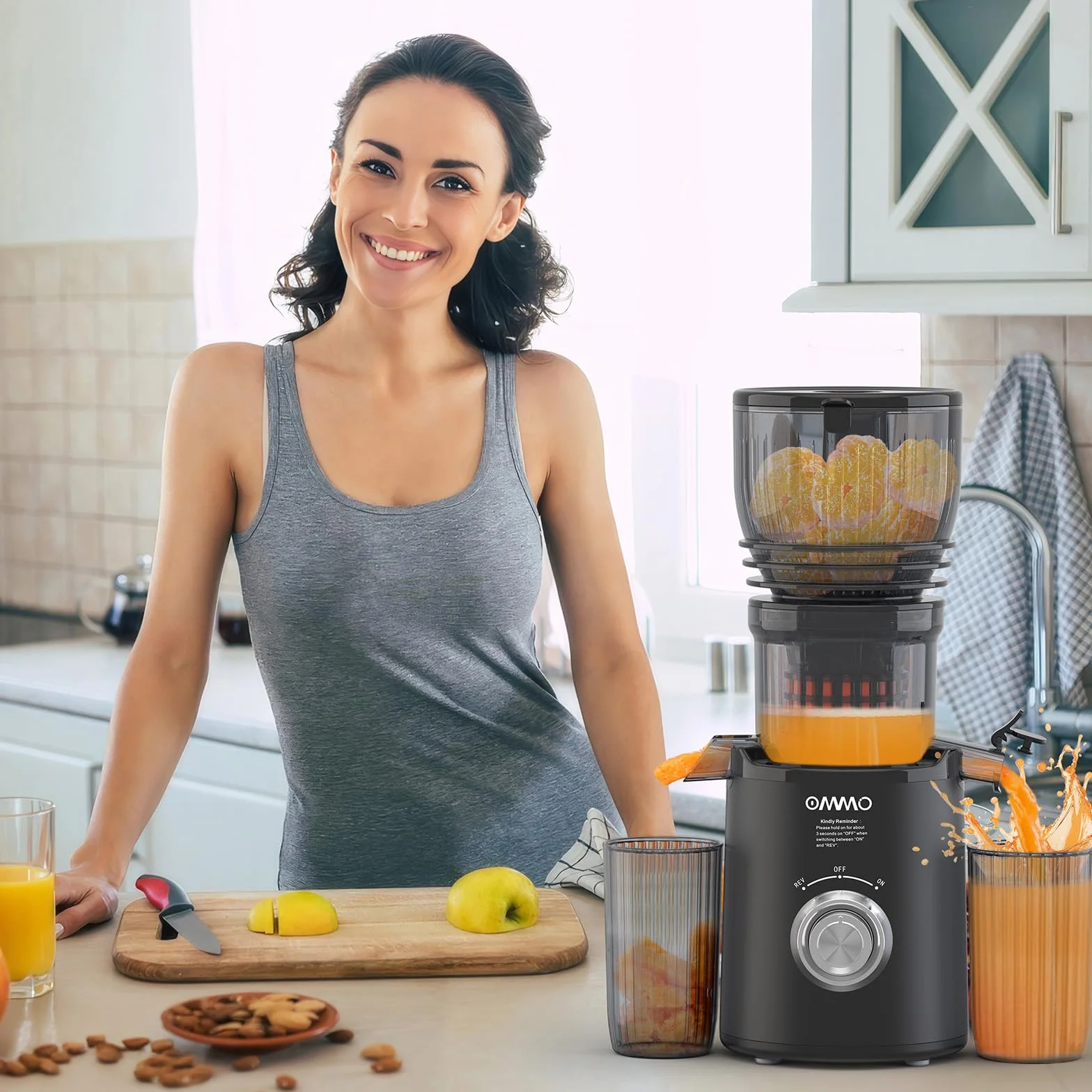 OMMO Extractor de Zumos y Verduras, 300W Exprimidor de Frutas y Verduras con Apertura de 148 MM, Extractor de Jugo Juicer Machine, Sin BPA, Negro