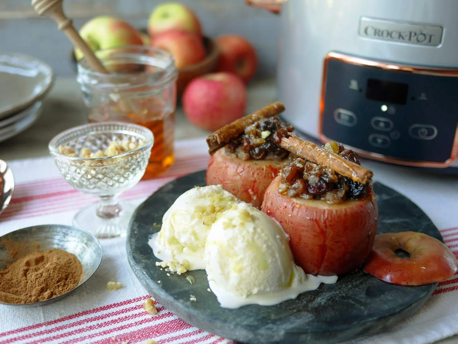 Crock-Pot olla de cocción lenta digital 3,5 litros con tapa bisagras tiempo ajustable plata oro rosa