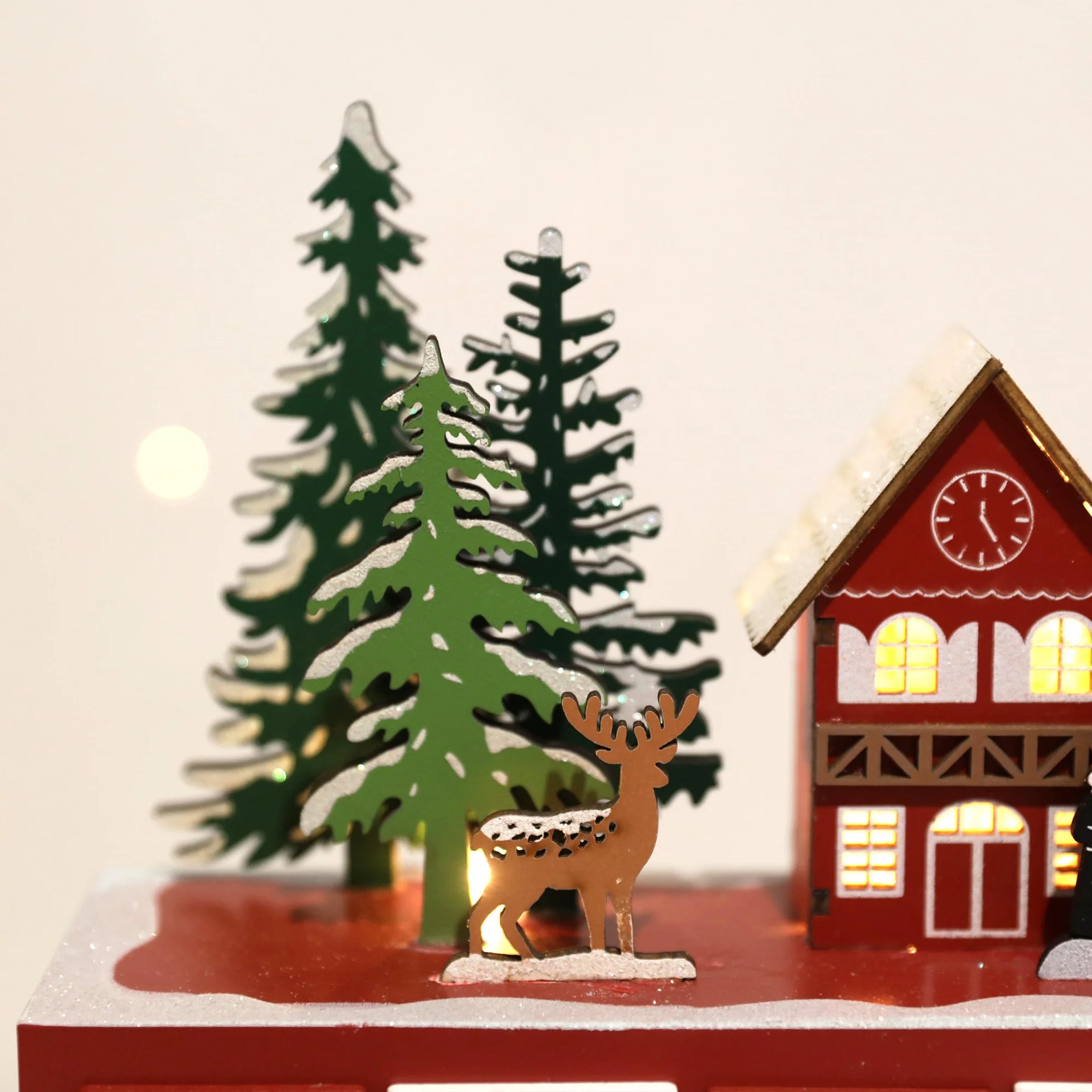PE Calendario de Adviento de madera de Navidad con luces LED, cuenta regresiva de 24 cajones para Navidad, escena festiva de iglesia con renos y árboles, perfecto para decoración del hogar de