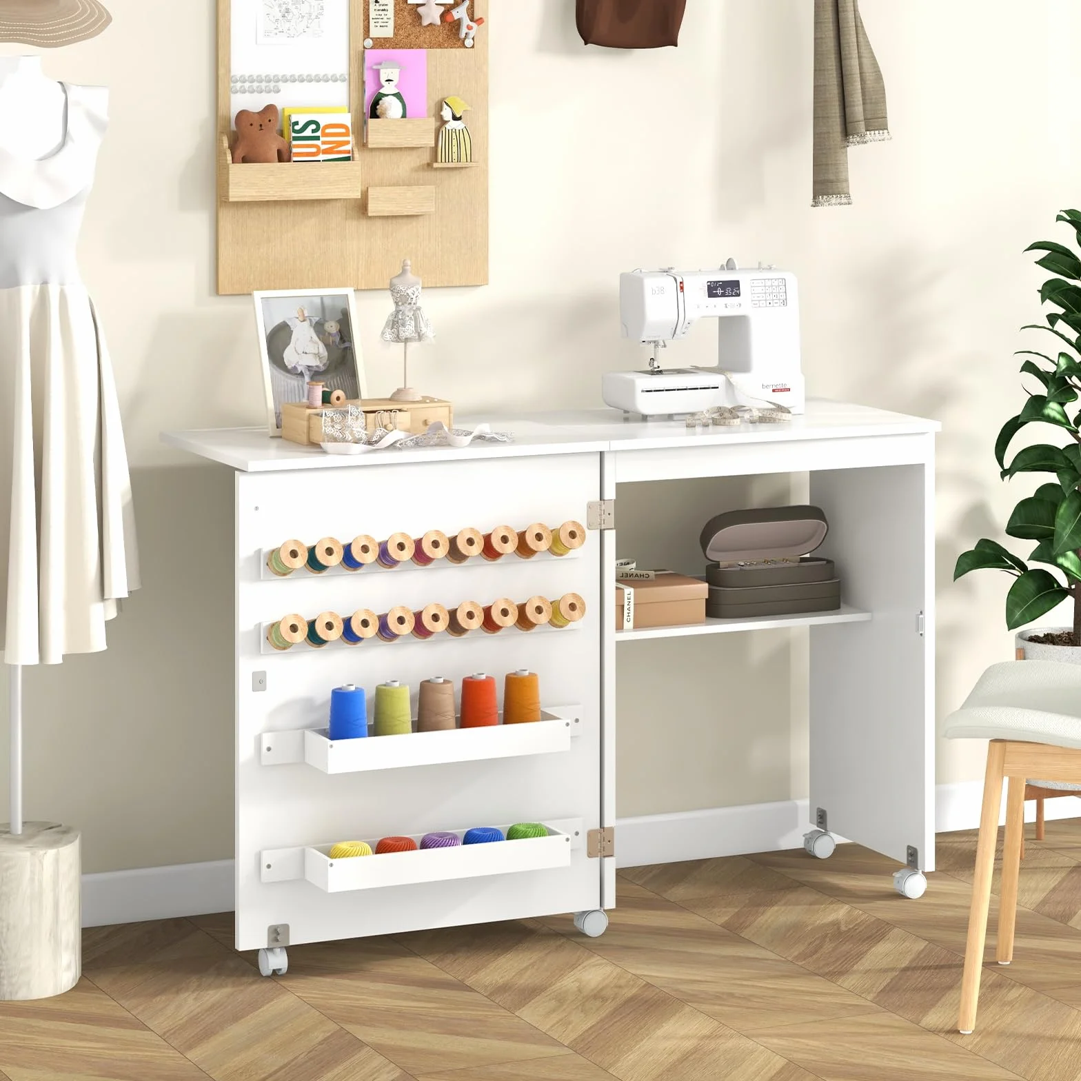 GIANTEX Armario de Costura Plegable 2 en 1, Mesa de Coser con 5 Ruedas, Mesa Multiusos con Compartimento Abierto, Estantes y Soportes para Carretes de Hilo, Mueble para Máquina de Coser (Blanco)