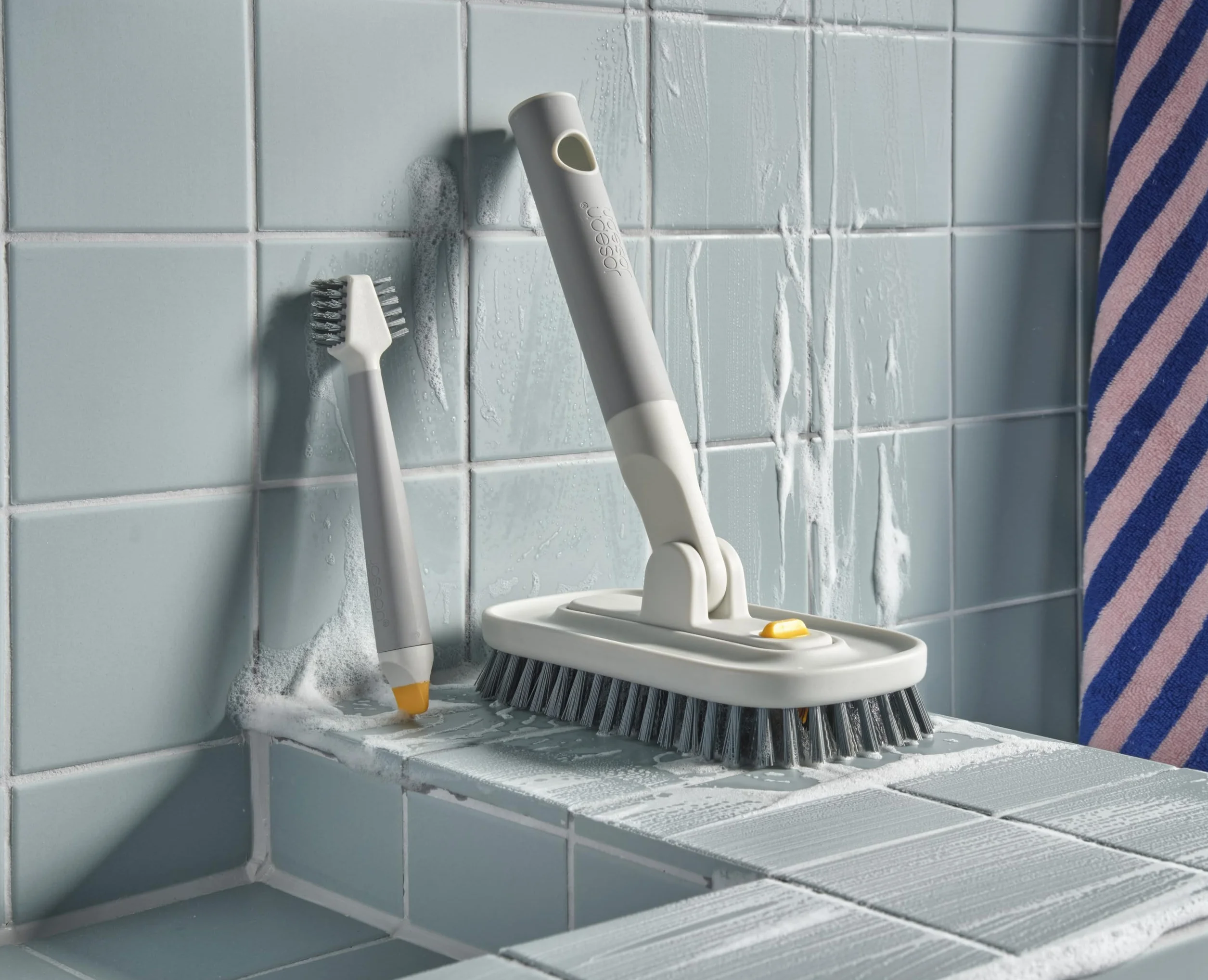 Joseph Joseph CleanTech Set 2 Cepillos Limpieza Detalle Azulejos Lechada Cerdas V Mango Antideslizante