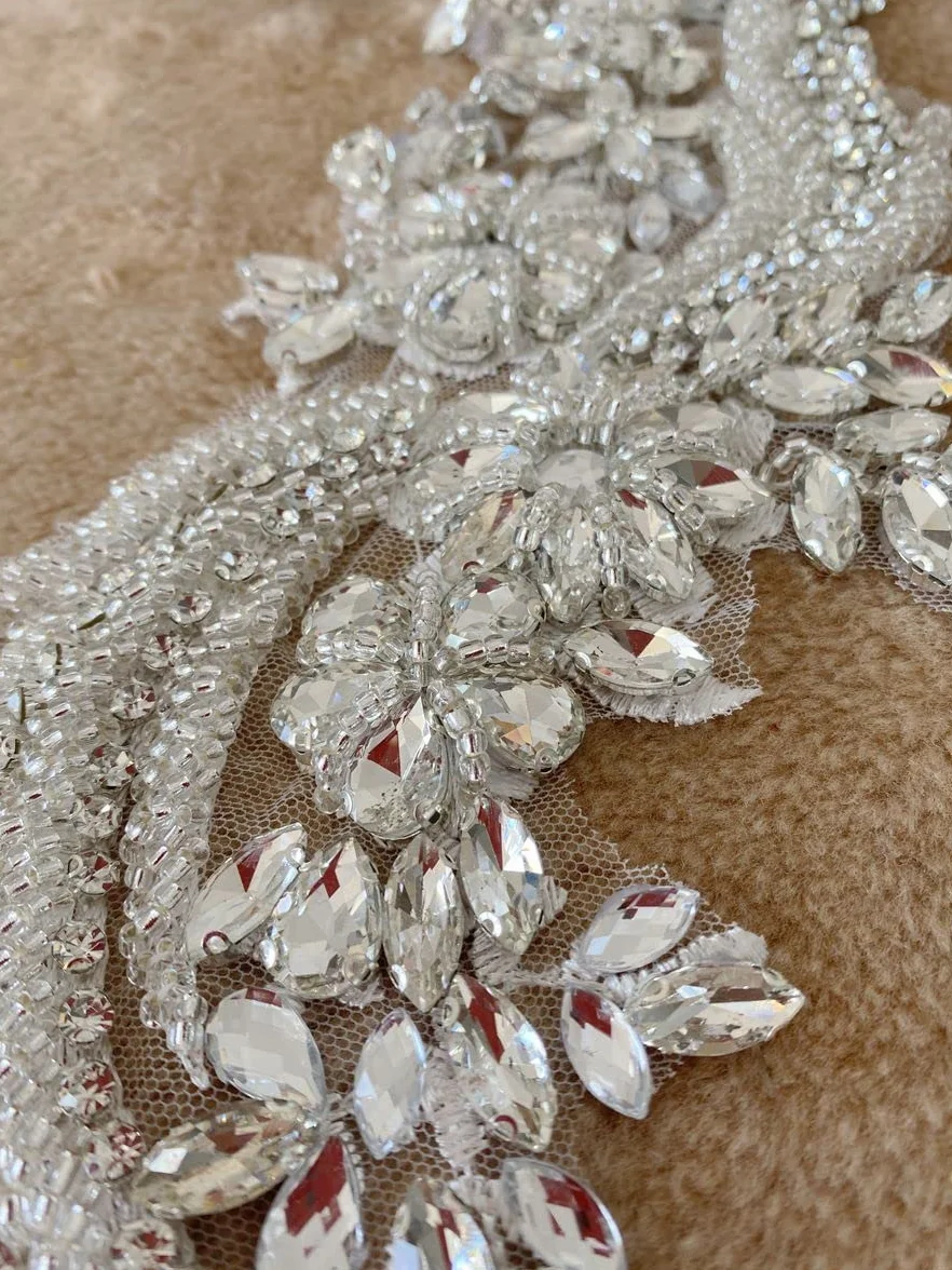 Apliques de encaje con diamantes de imitación para coser a mano, accesorios de decoración en forma de ala, parches de un par