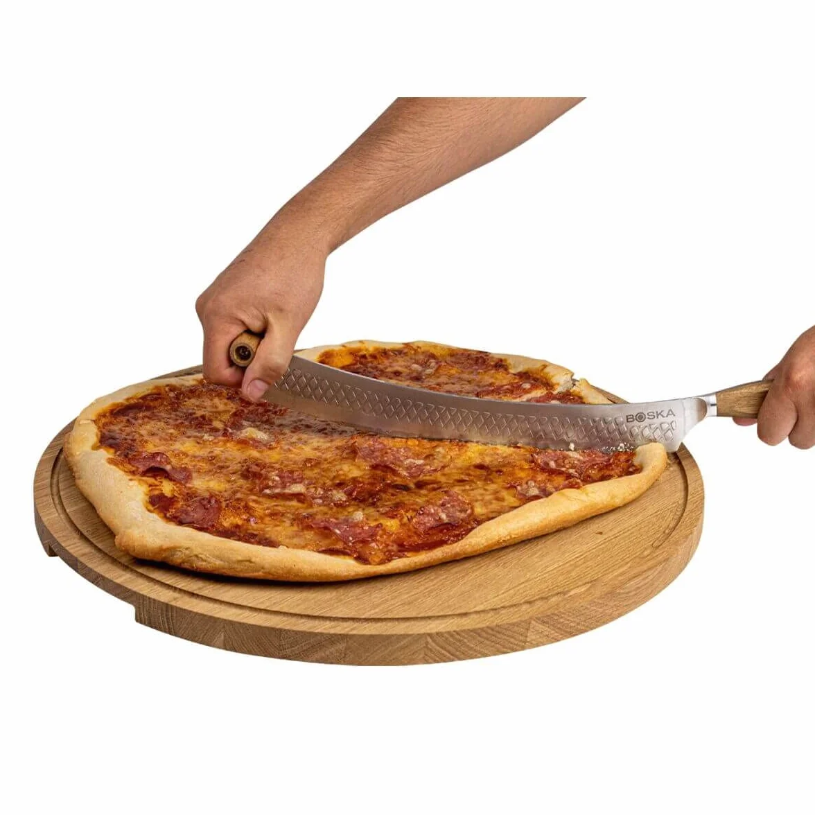 BOSKA Tabla de pizza Friends XXL - Plato de pizza de madera de roble - Diámetro: 47 cm - Plato de pizza redondo con bandeja de recogida práctica - También apto para desayuno, almuerzo y