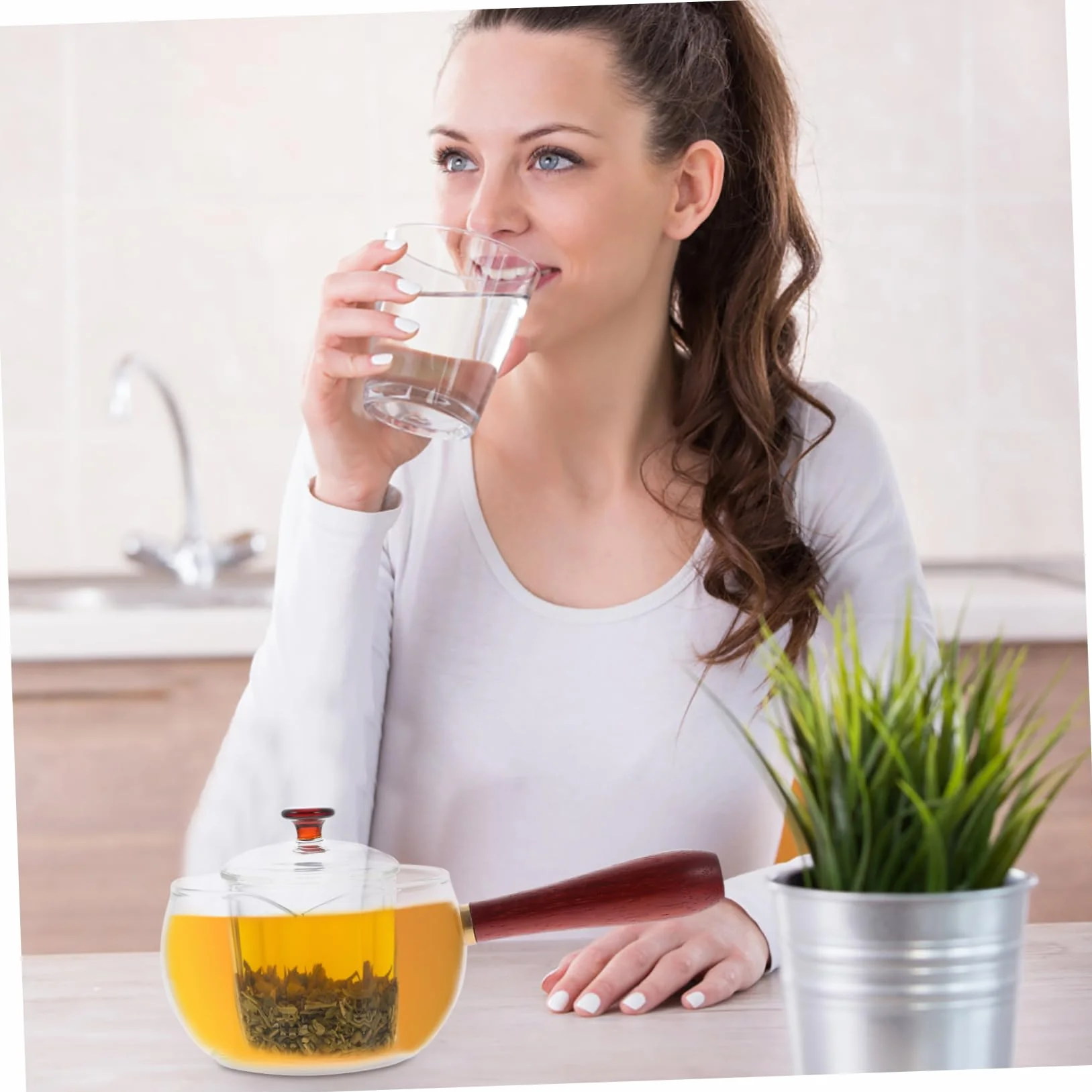Tetera de Vidrio Mango de Madera, 300ml, Resistente al Calor y Gruesa, Adecuado para Casa y Tetería, para Preparar Té