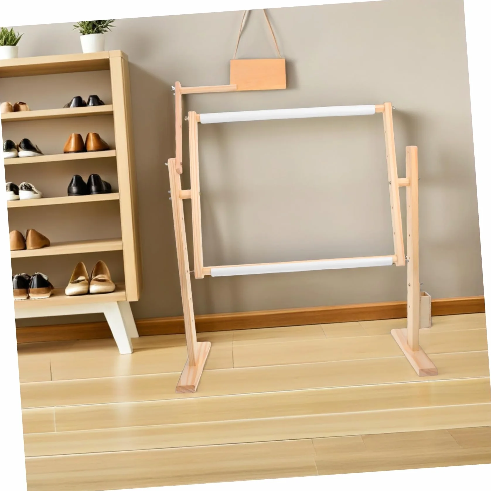 Bastidor de Bordado de Madera Ajustable y Giratorio 360° | 1 Juego, Tono Beige, Diseño de Altura Regulable, para Aro de Punto de Cruz en Estudios y Talleres