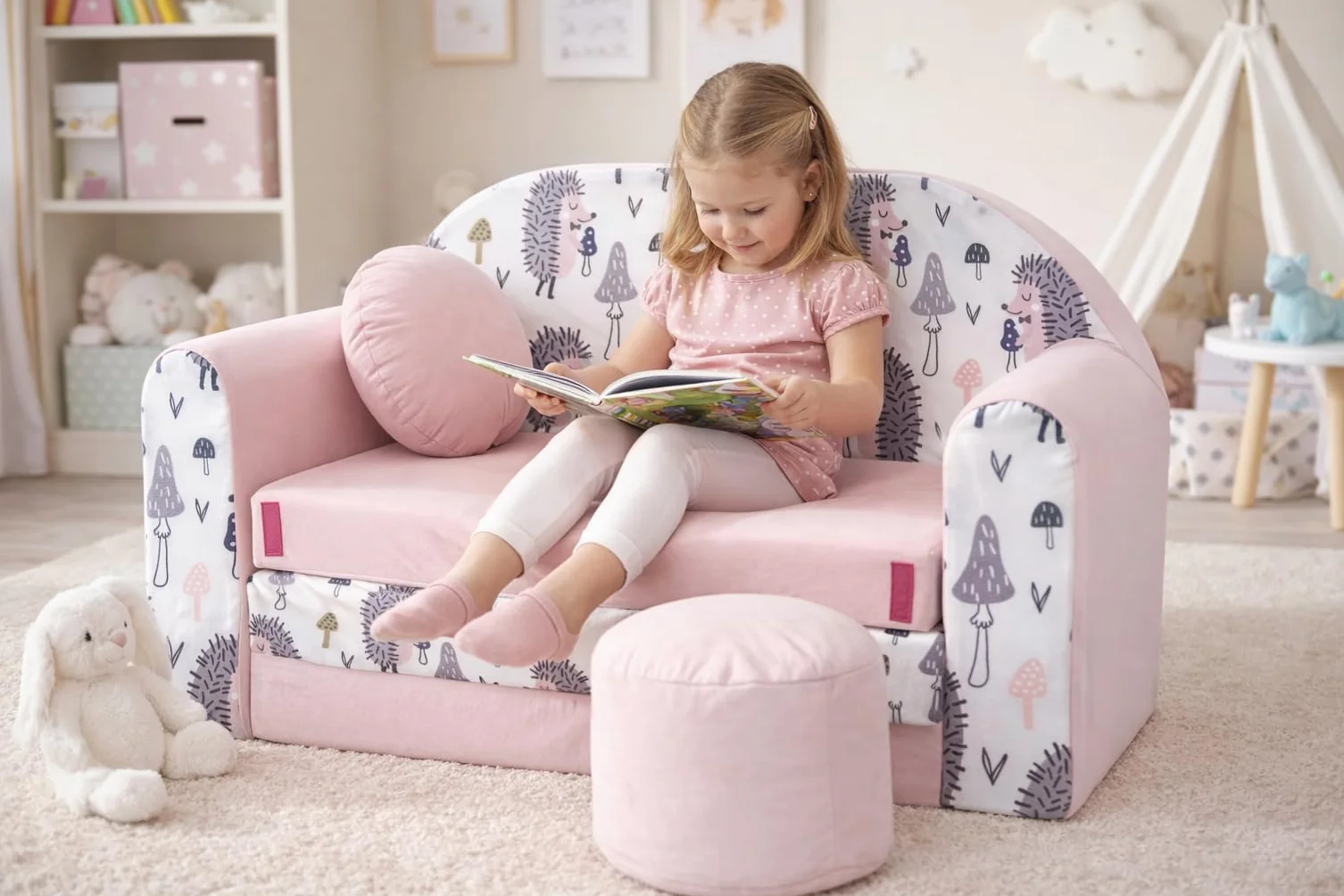 Un sofá Plegable para niños con función de Dormir con Colchón, Cojín y Puf Desenfundables - 98x168x59 cm - Ligero y Fácil de Plegar - Color HX1 Rosa Claro - Erizos