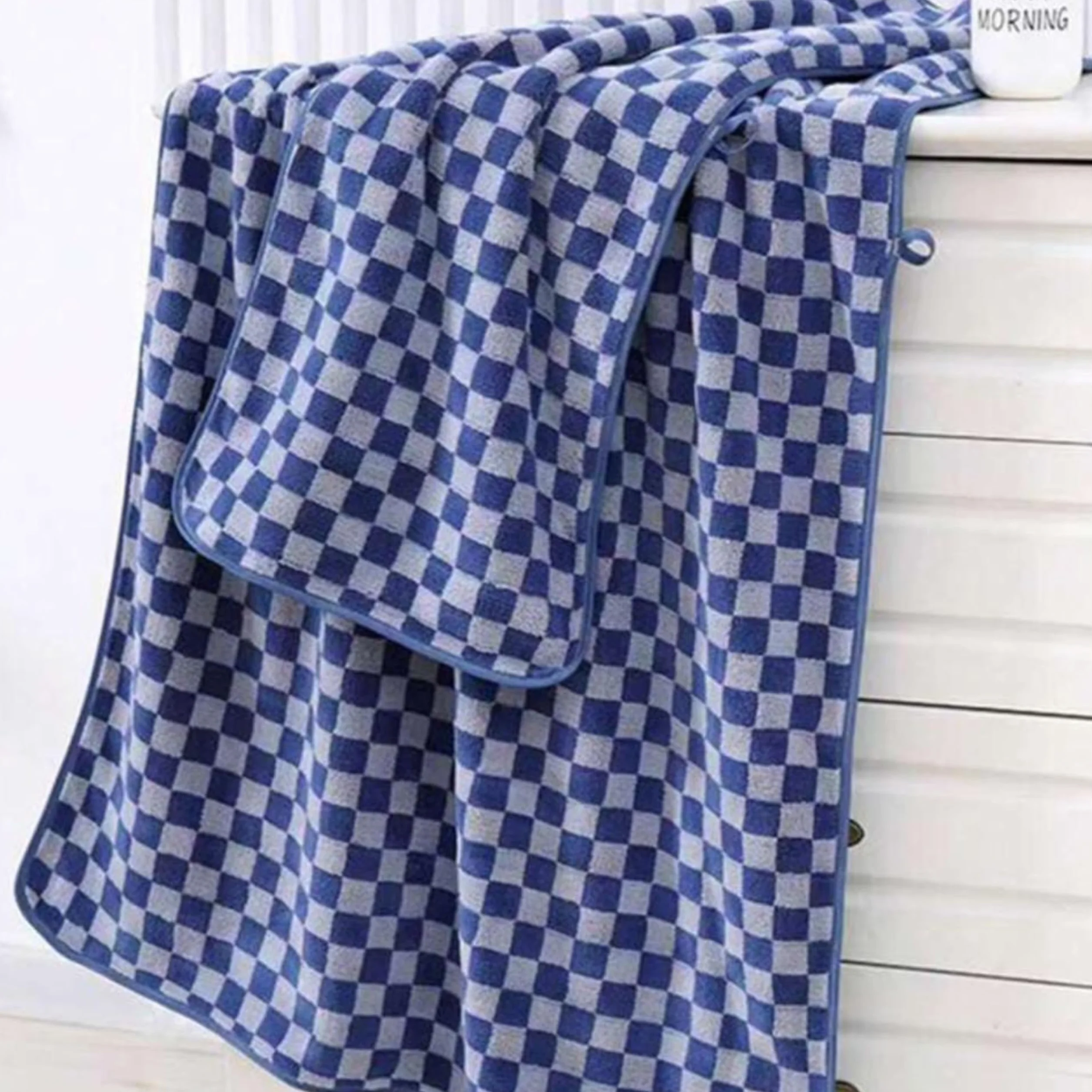 MAXOSHINE Toallas de microfibra para baño, toalla de baño a cuadros para hombres y mujeres, toalla de forro polar coral suave con gancho, secado rápido, súper absorbente, 70 x 140 cm (azul oscuro, 1
