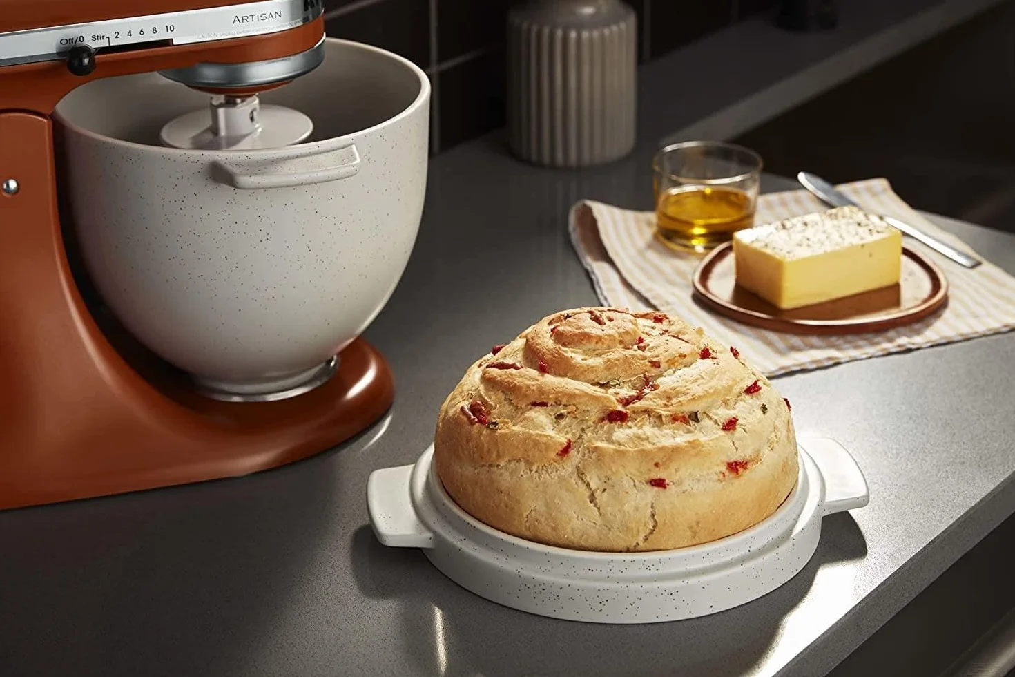 KitchenAid Bol para Pan con Tapa de Horneado para Batidoras, Mezcla, Fermentación y Horneado en Uno, Bol de Cerámica Apto para Horno con Tapa