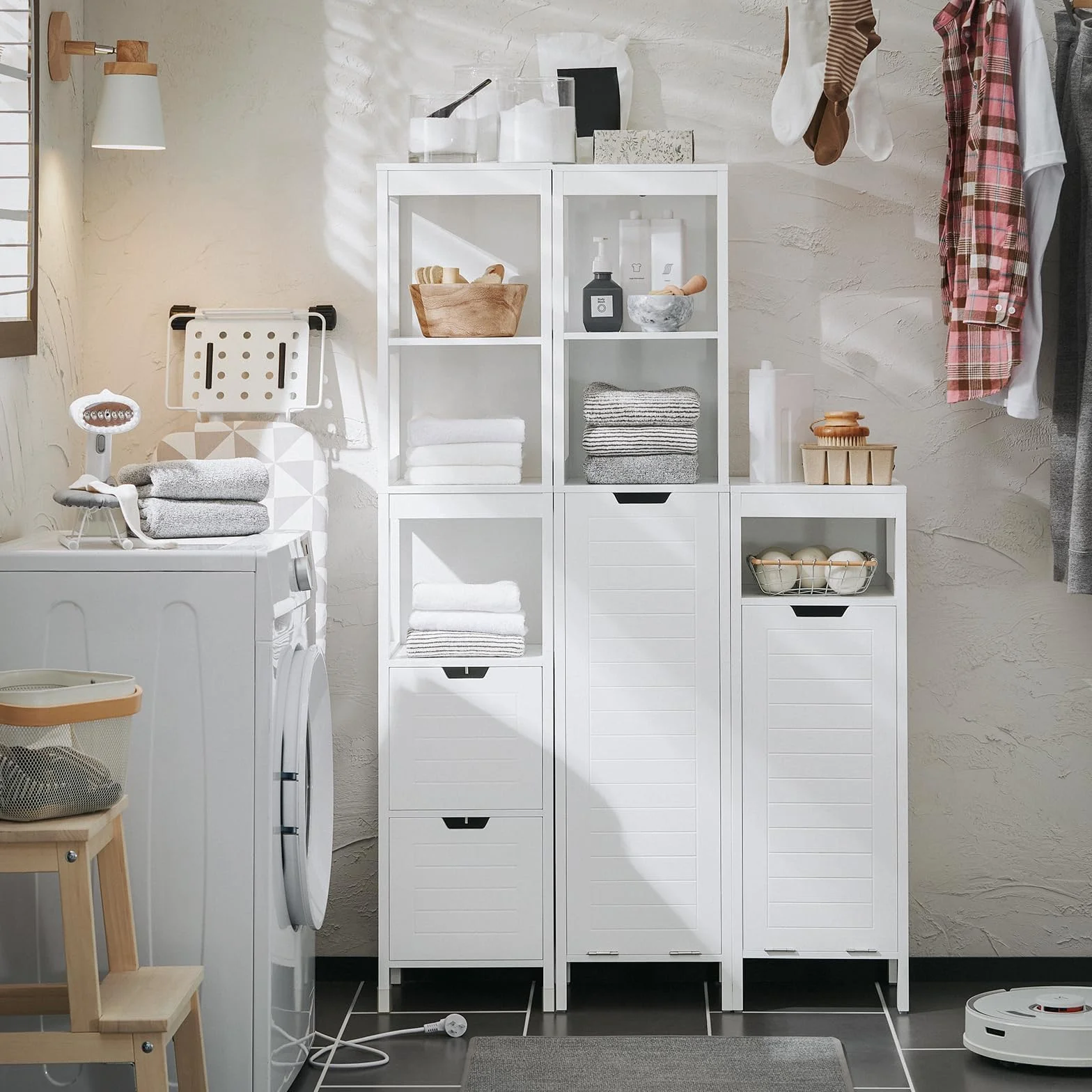 SoBuy Mueble Baño con Cesto para Ropa Sucia – Armario Compacto con Bolsa Abatible –Mueble Columna Baño Blanco, 30 x 90 x 30 cm, BZR122-W