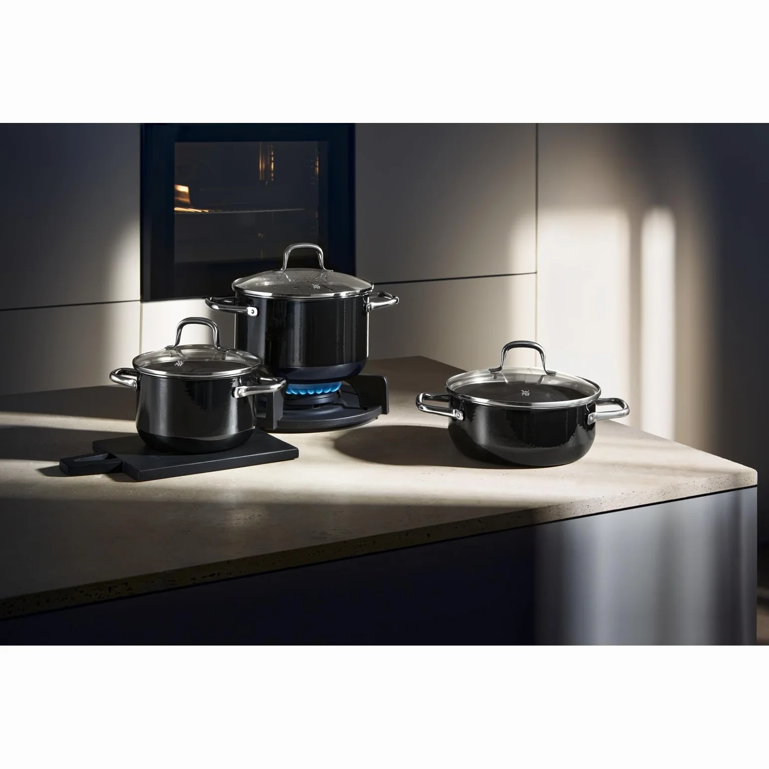 WMF Fusiontec Essential - Olla grande, 24 cm, tapa de cristal, olla de inducción, 6,4 L, cerámica de alta tecnología, resistente a los arañazos, sin revestimiento, color negro, fabricado en Alemania