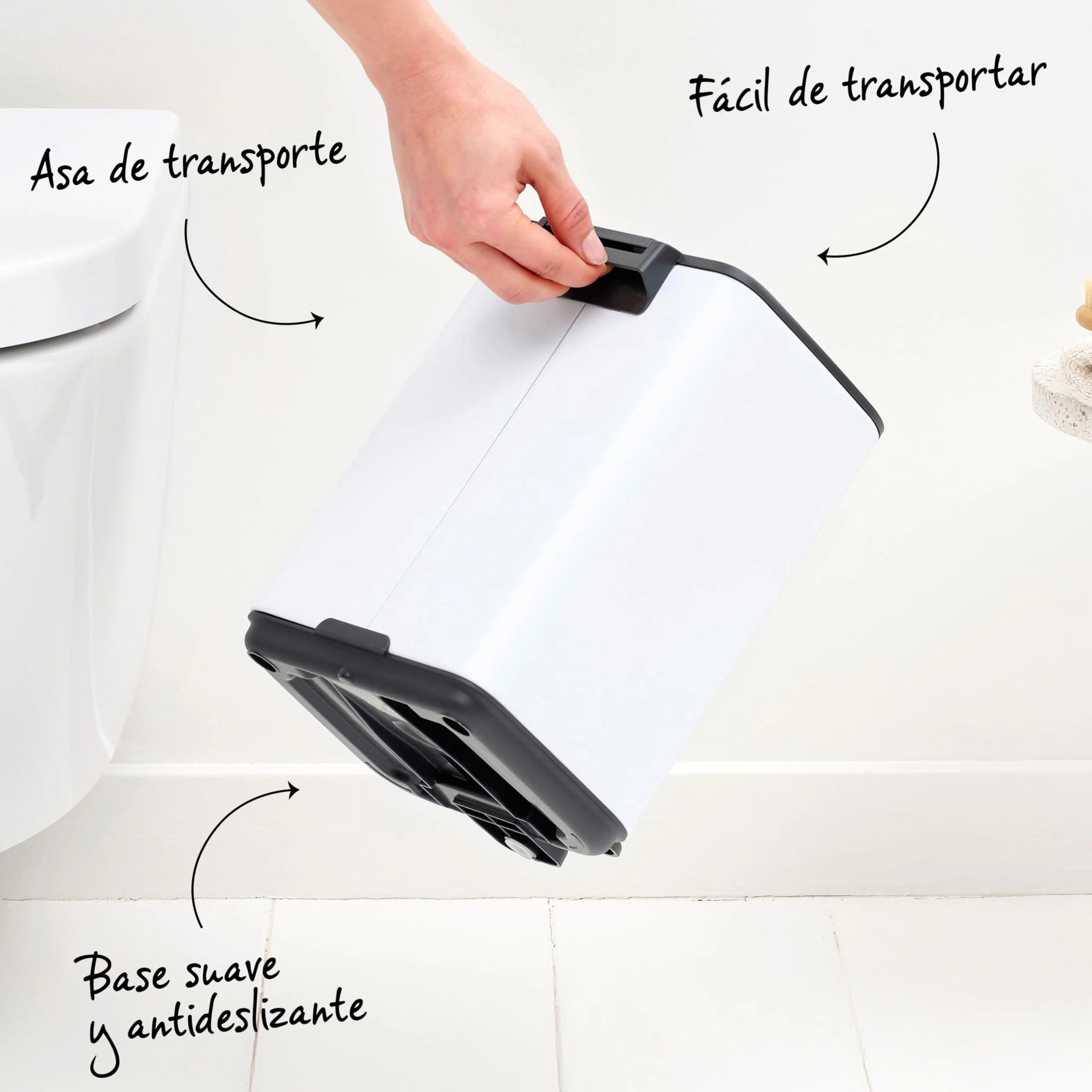 Brabantia Bo Pedal Cubo de basura 30L (beige claro), papelera cocina con diseño compacto y sistema de apertura con pedal, cubo basura reciclaje con cubo extraíble, incluye bolsas PerfectFit