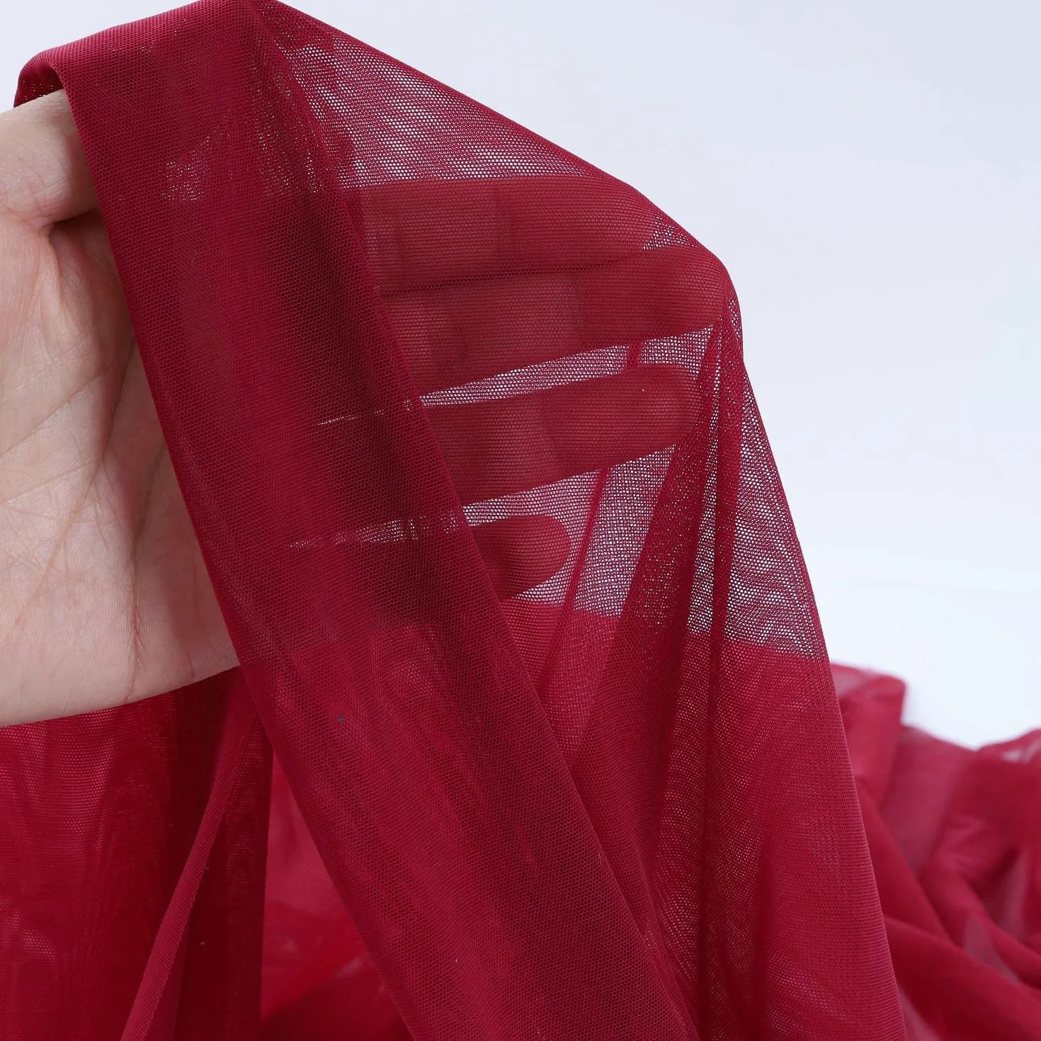 Tela de red elástica superfina de 4 vías, nailon y elastano, malla ligera, transparente de 60 pulgadas de ancho, un continuo de 5 yardas (rojo vino)