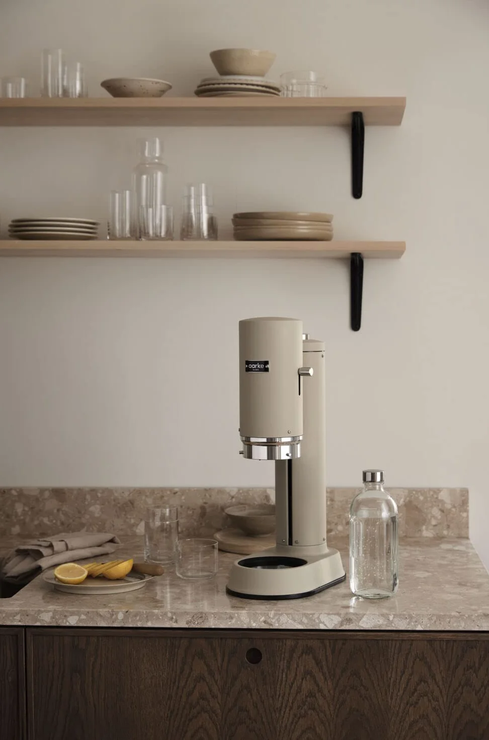 Aarke Carbonator Pro - Pulverizador de agua con botella de cristal, acabado en arena + cilindro de CO2 AARKE 60L, 100% renovable