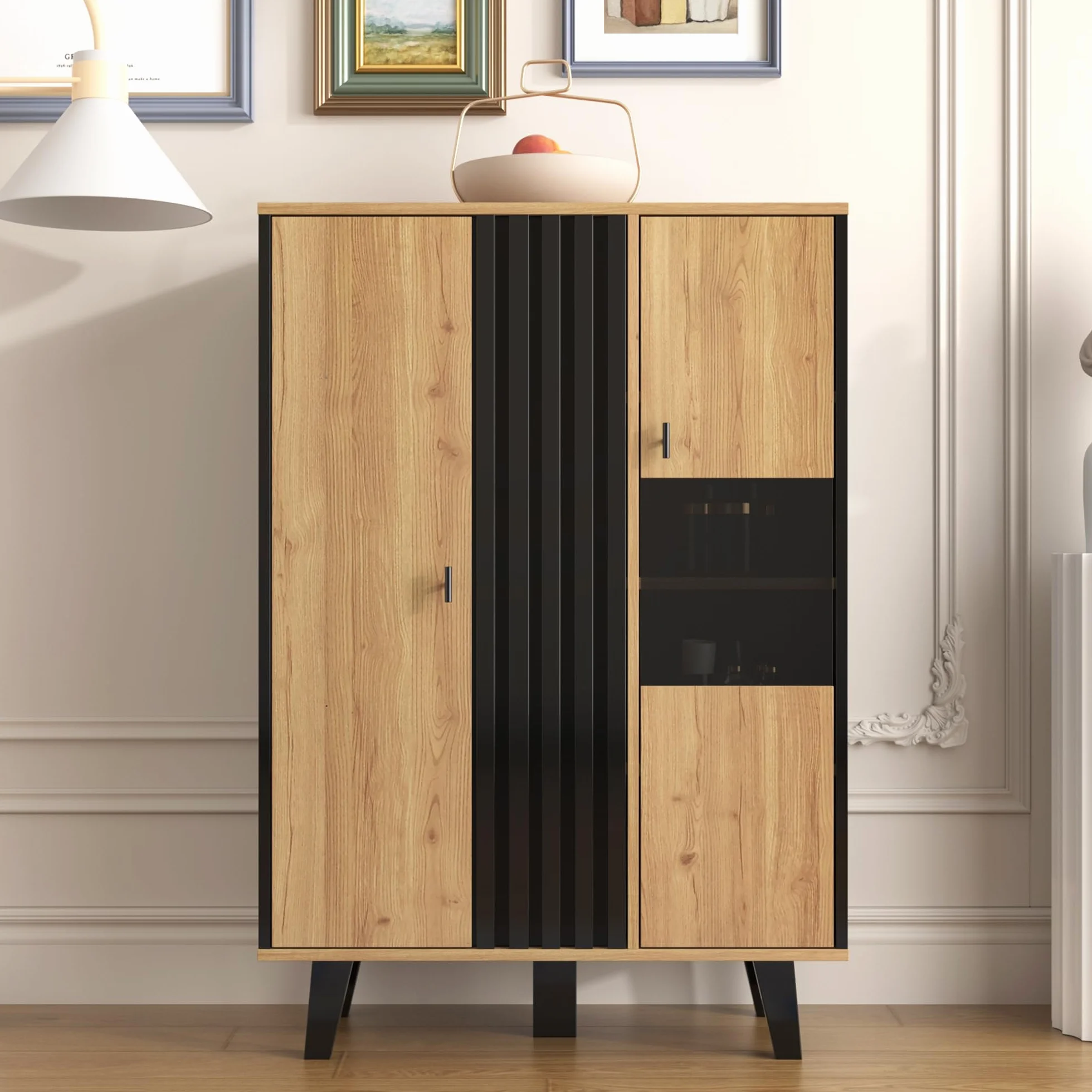 KAZZIO Armarios auxiliares, aparador, vitrinas con cristal e iluminación LED. Contiene laminados, una combinación de colores negro y madera, diseño único de rayas de madera negra