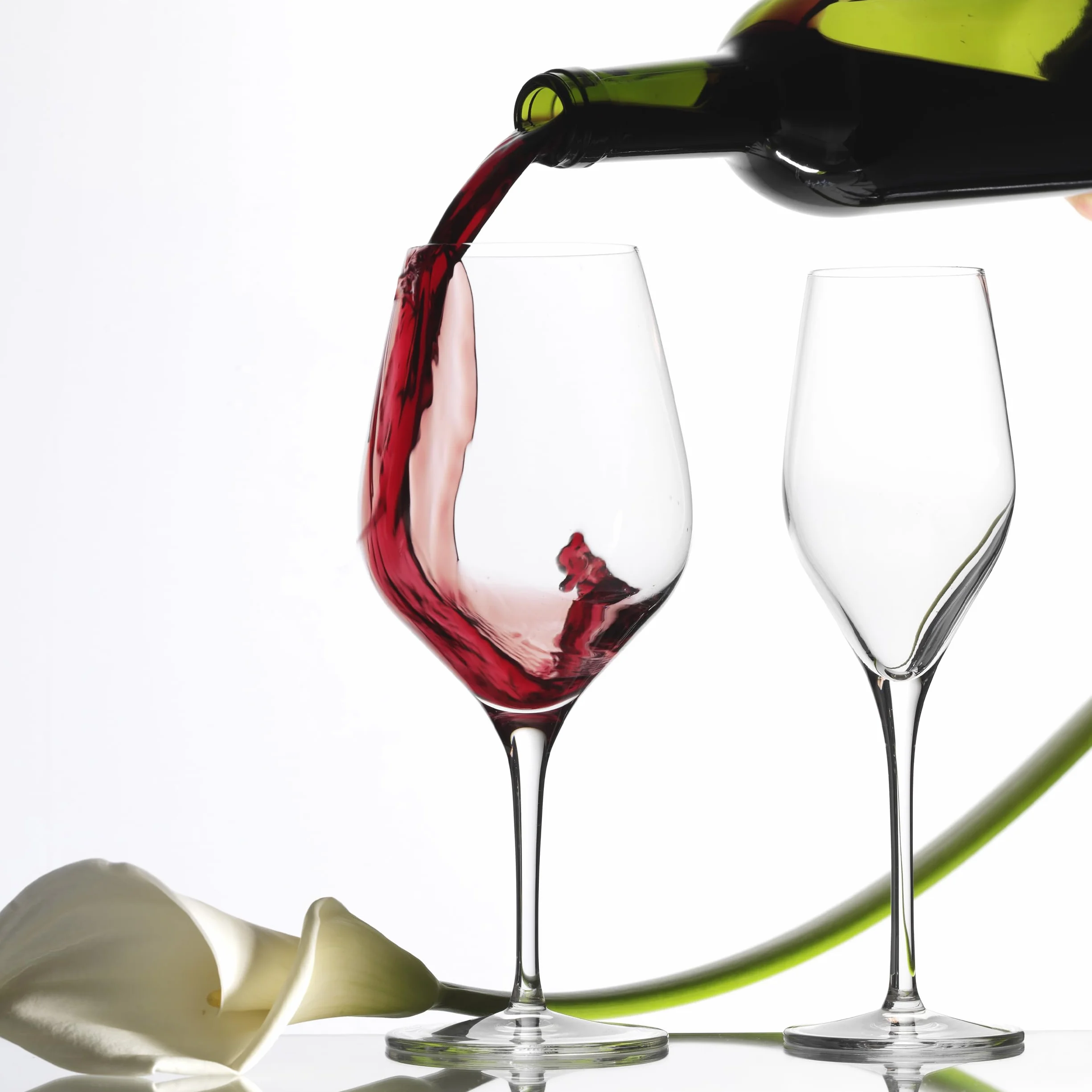 Stölzle Lausitz Exquisit Royal - Juego de 6 copas de vino tinto (480 ml, ideal para vino tinto), elegante copa de vino tinto de cristal para el máximo desarrollo del aroma, incluye paño de pulido