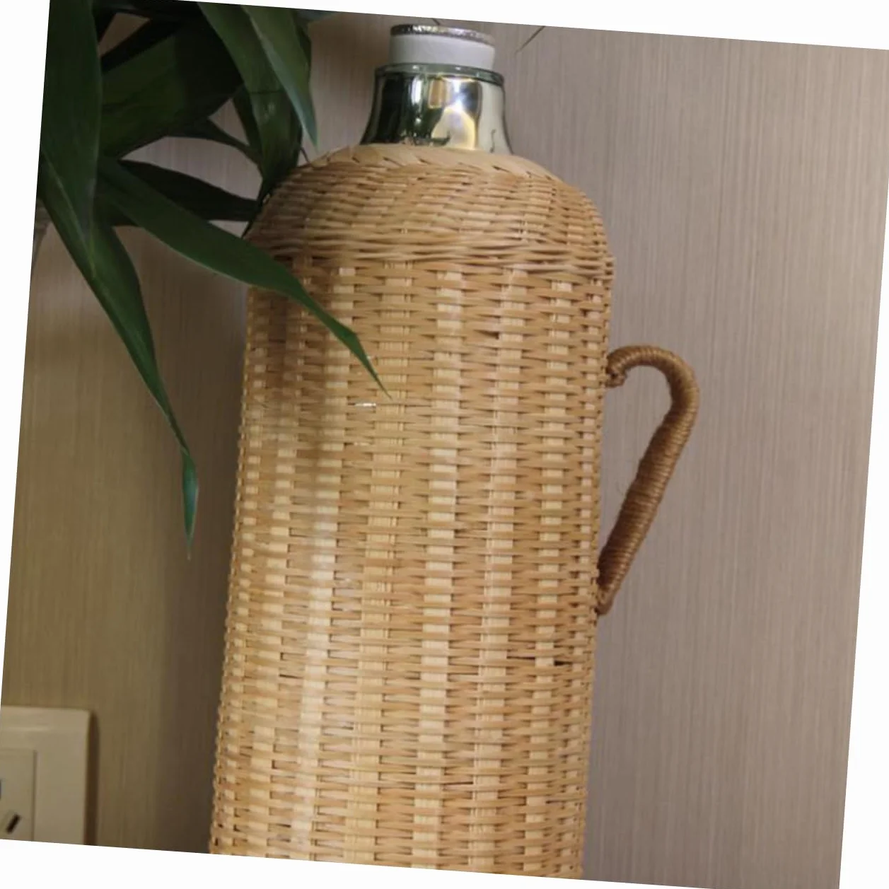 Ciieeo Botella Térmica de Bambú Tejida a Mano, 2l, Vidrio | Estilo Retro, Acabado Fino y Práctico, Uso en Casa u Oficina, Ideal para Aficionados al Té