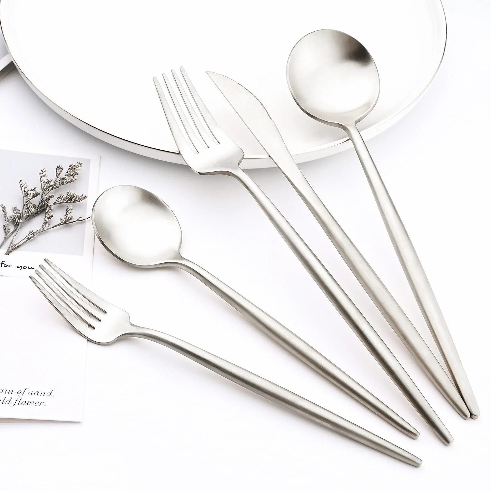 Juego de cubiertos de acero inoxidable 18/10 de 30 piezas, juego de cubiertos pesados mate, ideal para cenar en casa, pareja, restaurante, fiesta, banquete, servicio para 6 unidades (plata)