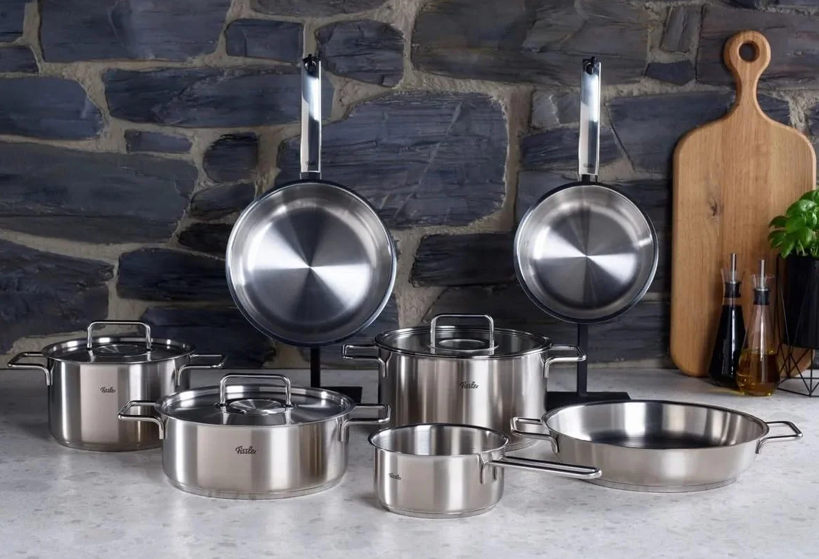 Fissler Pure Collection Rustidera de 3,9 L y 24 cm de Diámetro, Acero Inoxidable, con Tapadera de Vidrio, Escala de Medición Interior, Inducción