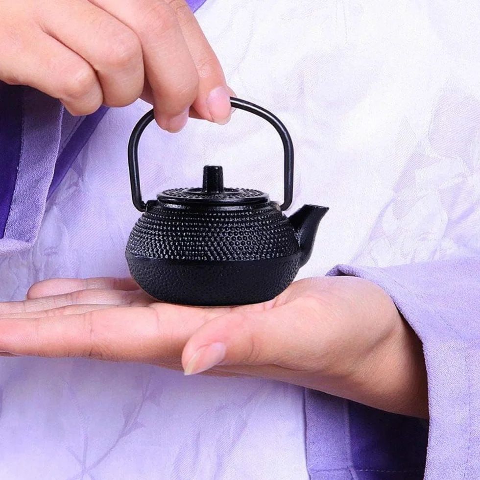 RUVOO Tetera Hierro Fundido Tetera Japonesa Tetera De Hierro Fundido De Estilo Japonés De 50ML, Adornos De Tetera como Decoración De La Cocina del Hogar China Tetera Hierro