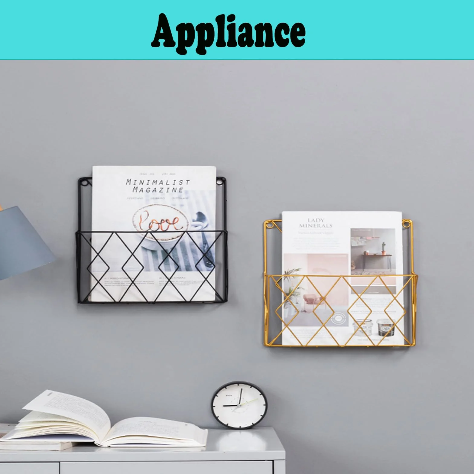 Estantería de pared metálica dorada para revistas y periódicos